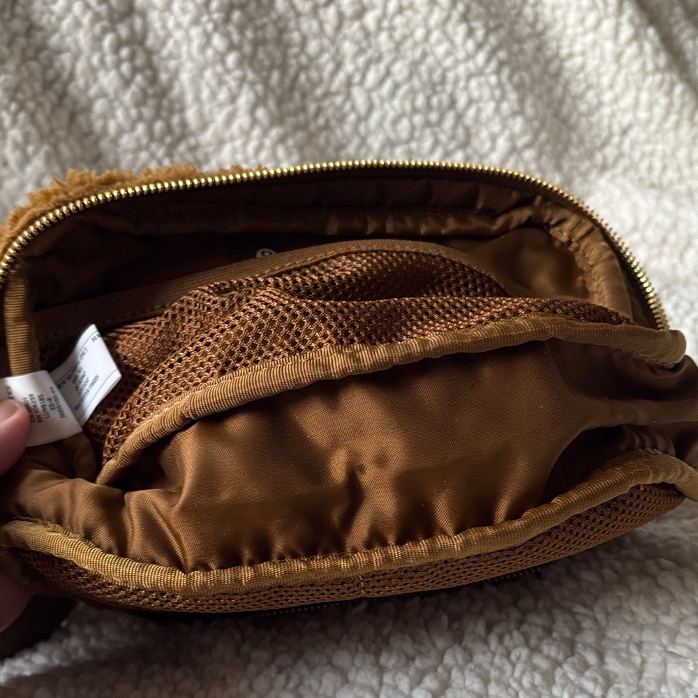 lululemon athletica Brown Sherpa Travel Pouch - Picture 2 of 7